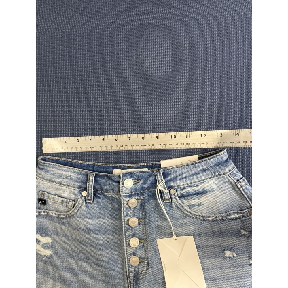 KanCan High Rise Distressed Denim Mom Shorts Women's Size 7/27 Light Wash NWT - Picture 10 of 12
